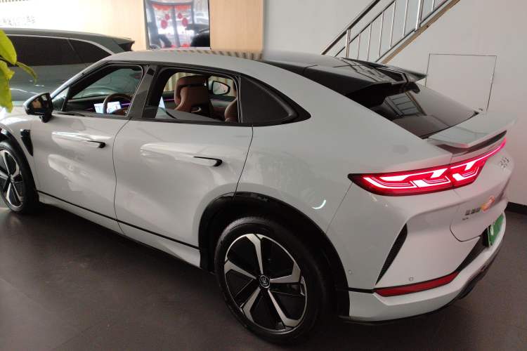 Used BYD Song L EV 2025 662 km Advanced Intelligent Driving Version
