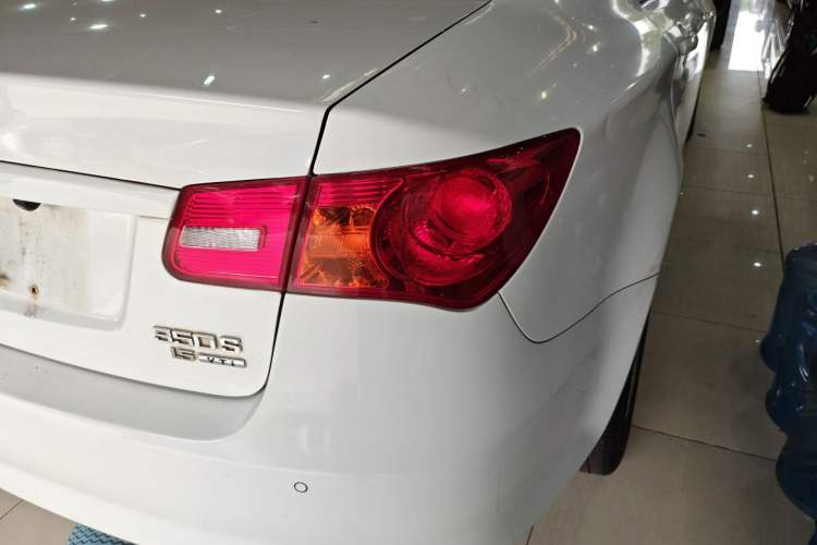 Used Roewe 350 2015 1.5L Automatic Luxury Sunroof Edition
