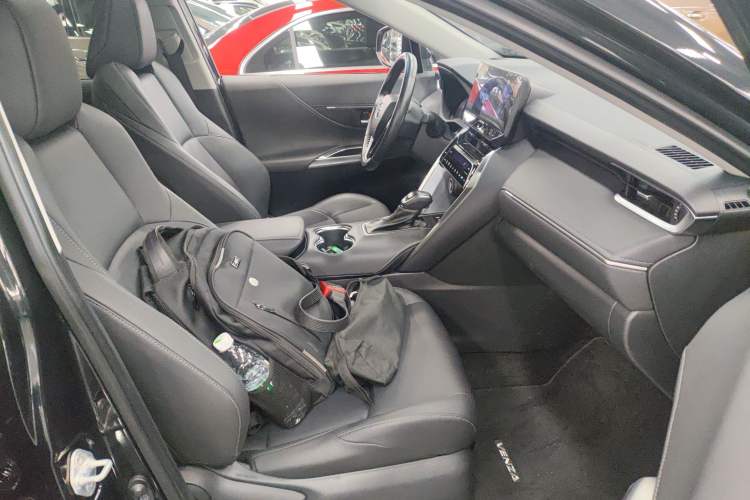 Used Toyota Venza 2023 2.0L CVT Two-Wheel Drive Luxury Edition
