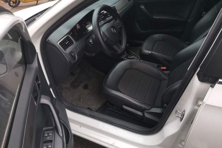 Used Skoda Rapid Spaceback 2016 Revised 1.6L Automatic Chuanxing Version