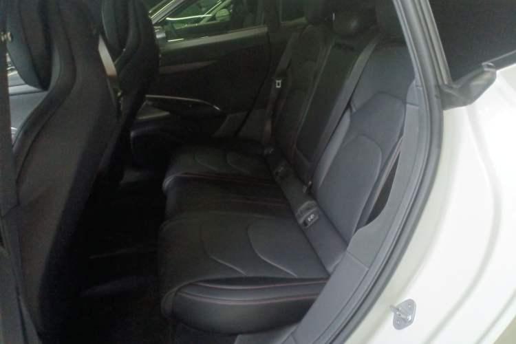 Used  SU7 2024 Rear-Drive Ultra-Long Range Advanced Pro-Level Intelligent Driving Version
