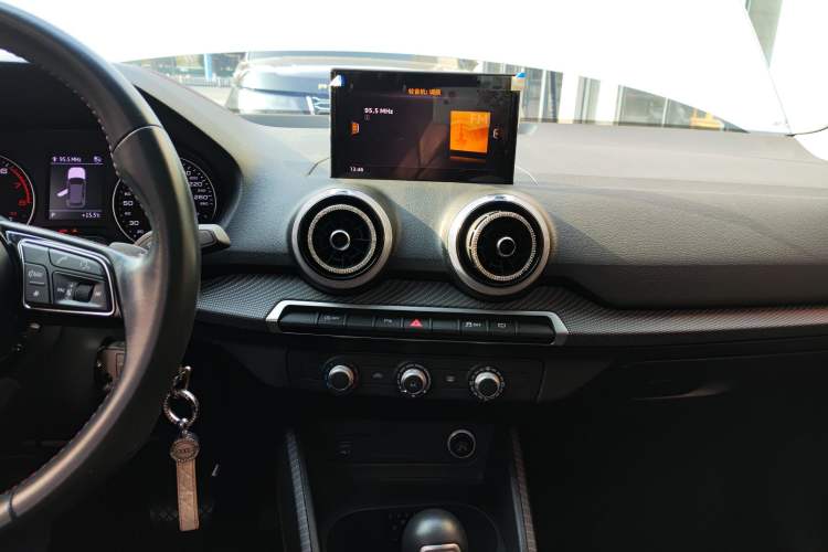 Used Audi Q2L 2022 35 TFSI Progressive Dynamic Edition
