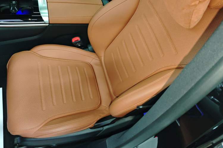 Used Mercedes-Benz GLC 2024 GLC 260 L 4MATIC Dynamic Edition 5-seater