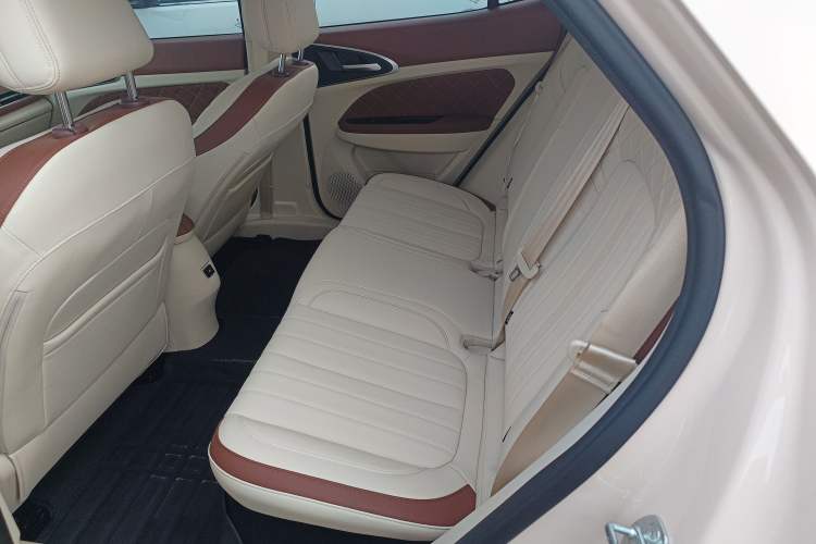 Used ORA Good Cat 2022 Morandi Edition 400km Standard Range Luxury Version Lithium-Ion Battery