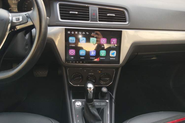 Used Volkswagen Lavida 2017 1.6L Automatic Comfort Edition
