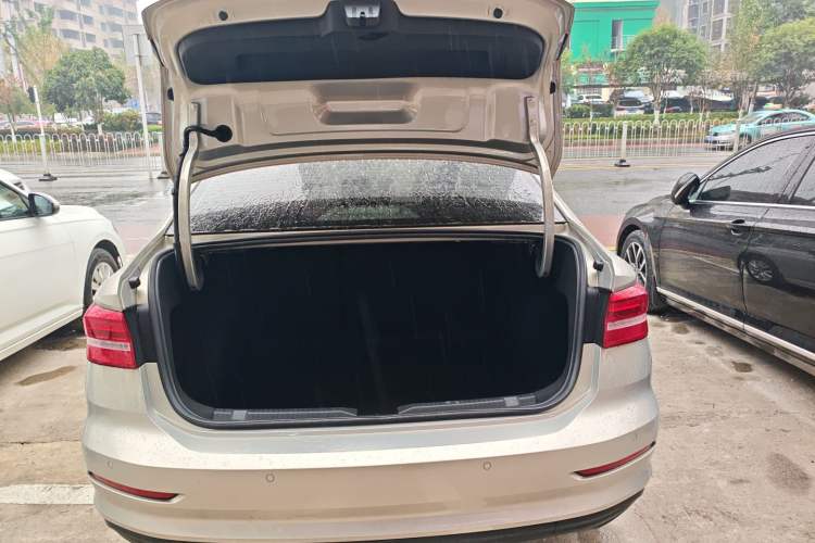 Used Volkswagen Lavida 2021 1.5L Automatic Fashion Edition