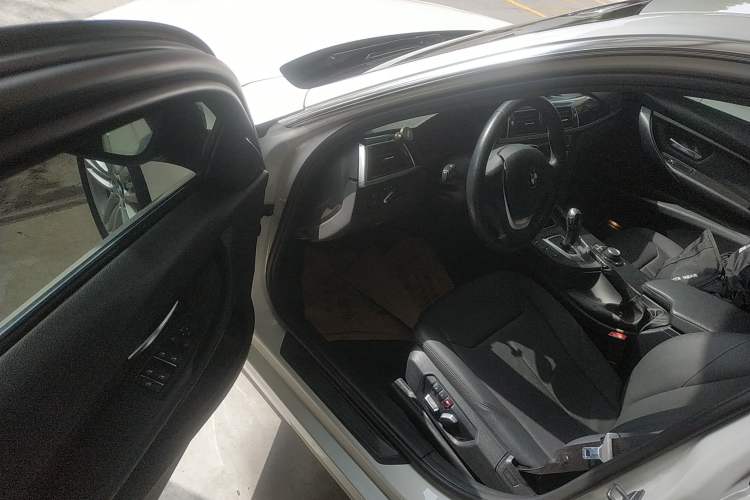 Used BMW 3 Series 2017 320Li Fashion Model
