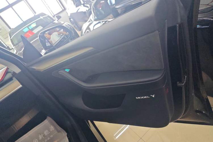 Used Tesla Model Y 2022 Rear-Wheel-Drive Version
