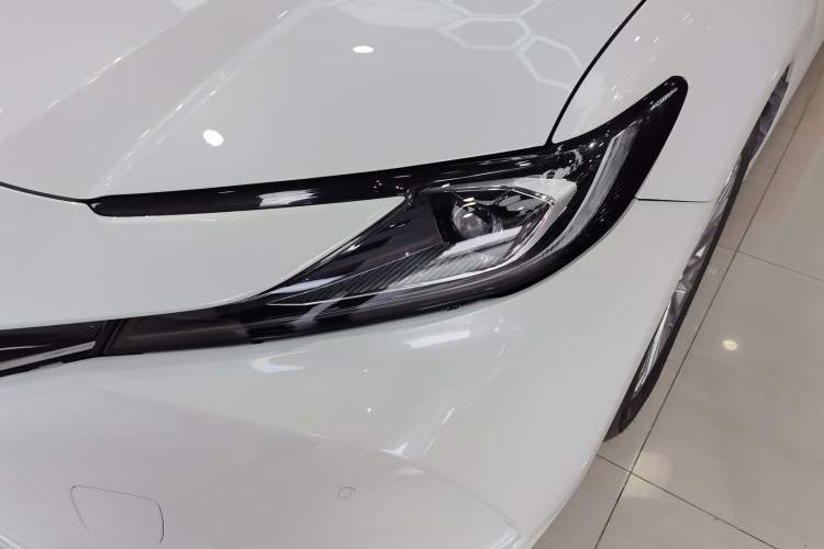 Used Toyota Camry 2024 Dual-Motor 2.0 HE Elite Edition