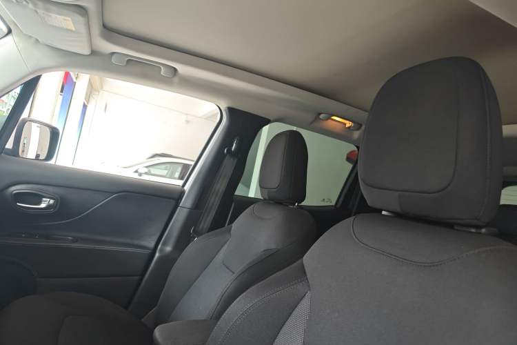 Used  Renegade 2017 180T Automatic Jingneng Edition
