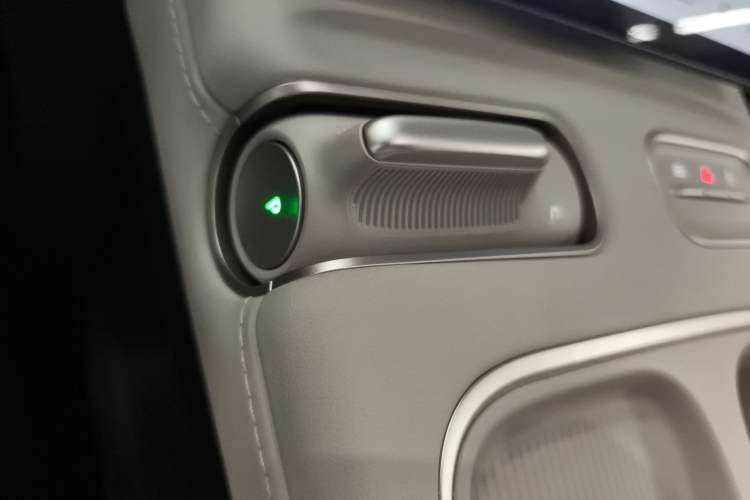 Used Nio ES6 2024 75 kWh
