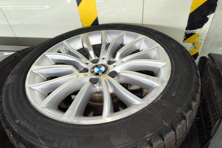 Used BMW 5 Series 2014 525Li Luxury Design Package
