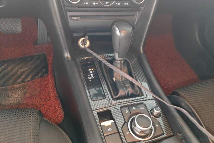 Used Mazda Mazda 3 Axela 2017 Hatchback 2.0L Automatic Luxury Model Emission Standard China V