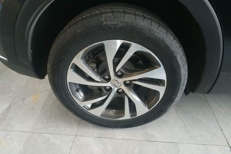 Used Buick Envision 2022 Facelift Encore S 652T Two-Wheel-Drive Luxury Model
