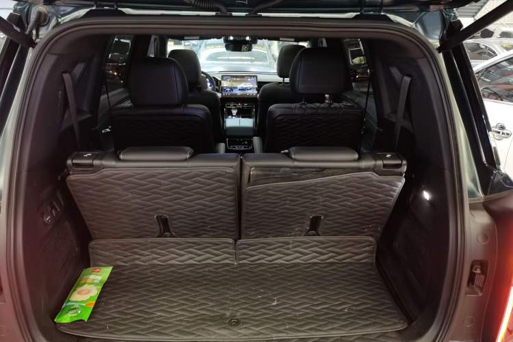 Used GAC Trumpchi GS8 2022 Flagship Series 2.0 TGDI Four-Wheel Drive Luxury Smart Connectivity Version (6 Seats)
