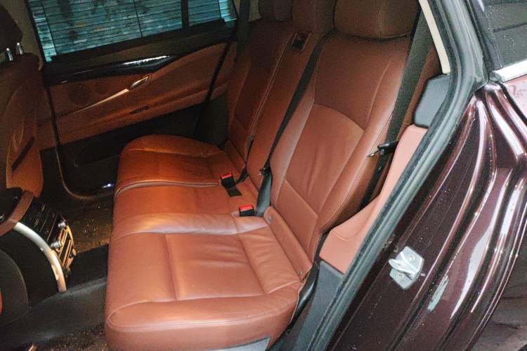 Used BMW 5 Series 2014 535Li Leading Model
