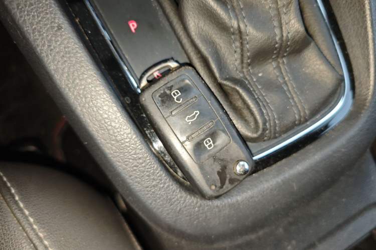 Used Volkswagen Sagitar 2017 230TSI Automatic Comfort Version
