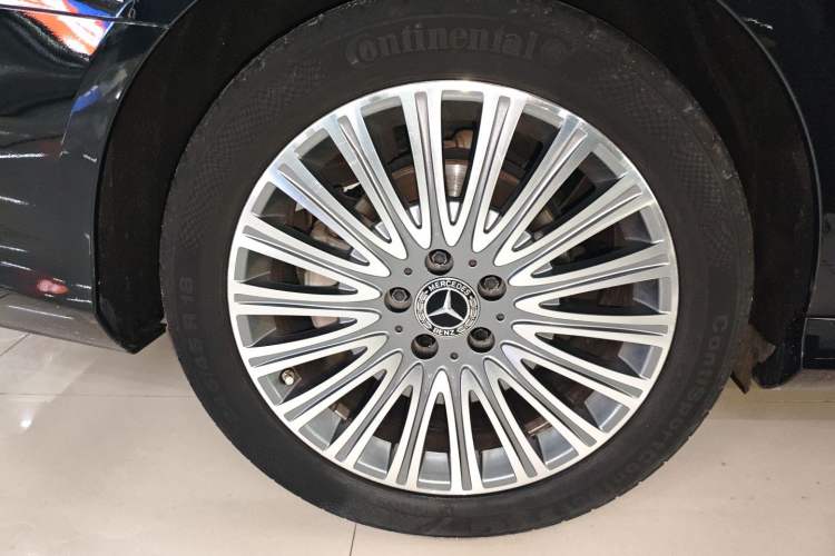 Used Mercedes-Benz E-Class 2021 E 300 L Sporty and Stylish Model
