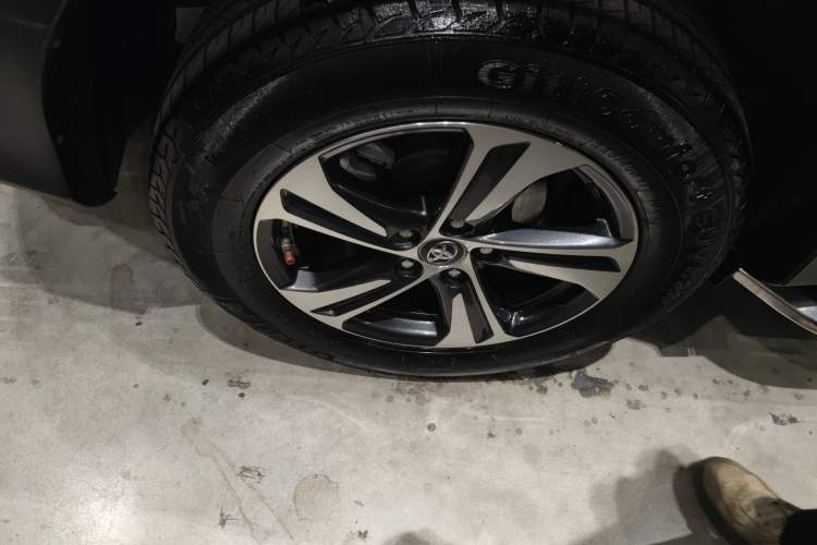 Used Toyota RAV4 2015 2.0L CVT Two-Wheel Drive Fashion Edition