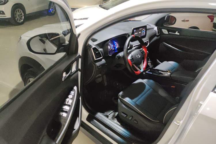 Used Hyundai Tucson 2020 280TGDi Two-Wheel-Drive GLS Fashion Edition China VI Standard

