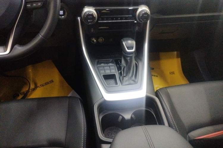 Used Toyota Wildlander 2023 2.0L CVT Four-Wheel Drive Luxury PLUS Edition
