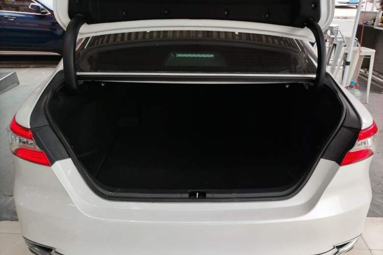 Used Toyota Camry 2023 2.0G Luxury Edition