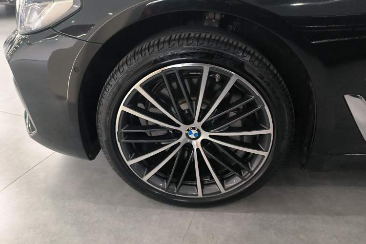 Used BMW 5 Series 2023 Restyled 530Li Leading Edition M Sport Package
