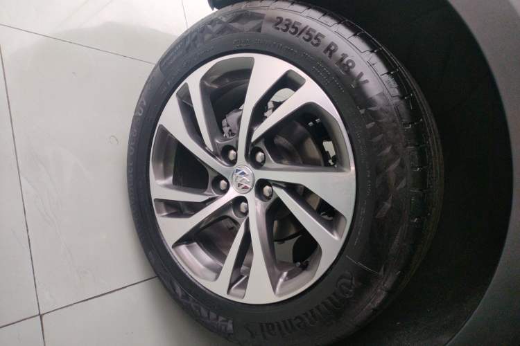 Used Buick Envision 2023 Encore S 552T Two-Wheel Drive Luxury Model
