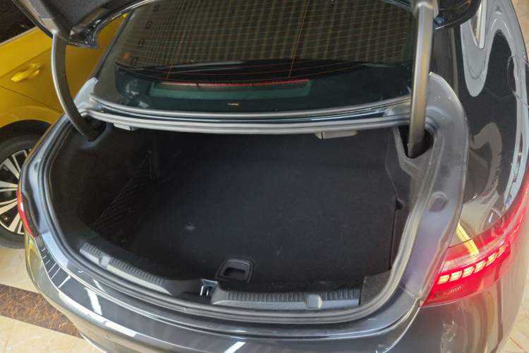 Used Mercedes-Benz E-Class 2023-Year Restyled E 260 Coupe