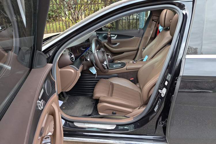 Used Mercedes-Benz E-Class 2022 Second Facelift E 300 L Fashion Edition
