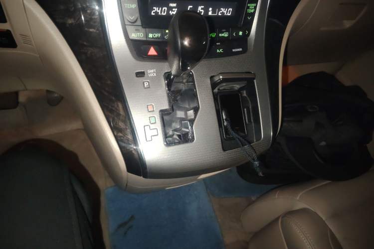 Used Toyota Alphard 2012 3.5L Luxury Edition
