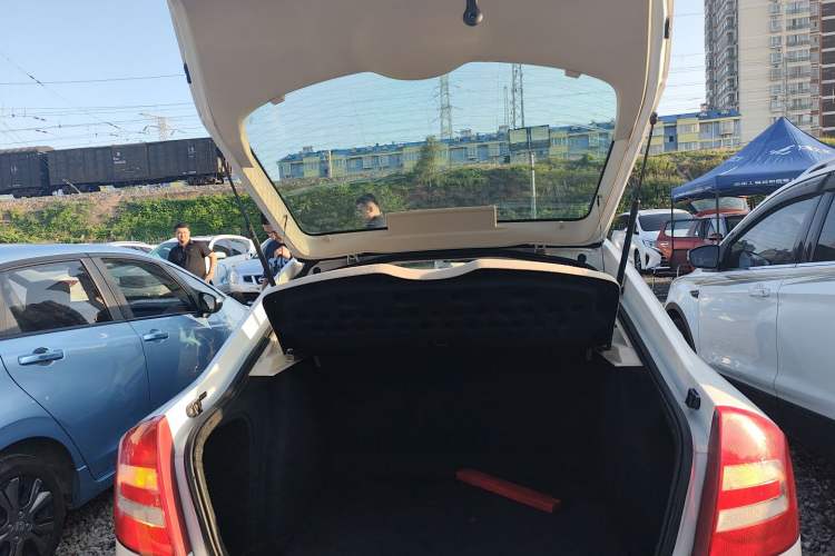 Used Skoda Octavia 2015 Classic Model 1.6L Manual Yijie Edition
