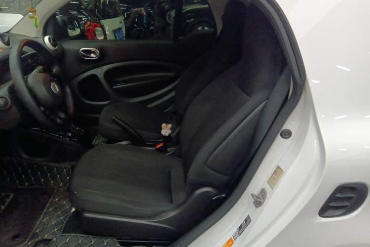 Used  fortwo 2018 1.0L 52kW Hardtop Dynamic Version China V
