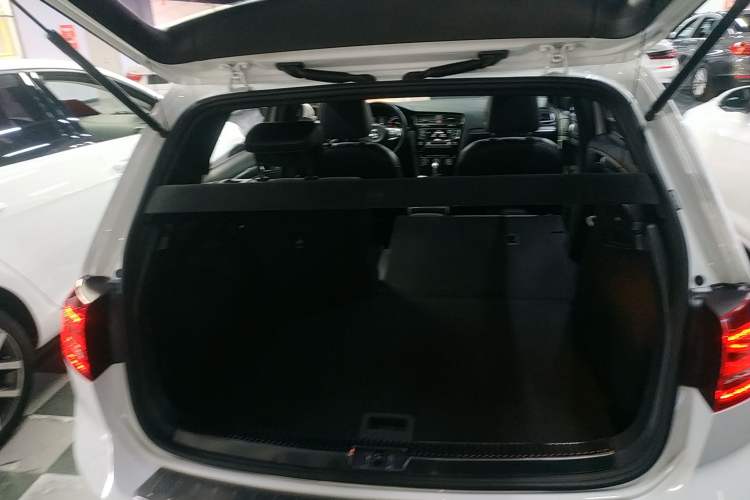 Used Volkswagen Golf 2017 280TSI Automatic R-Line Million-Vehicle Commemorative Edition
