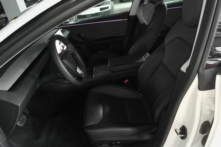 Used Tesla Model 3 2025 Rear-Wheel-Drive Version
