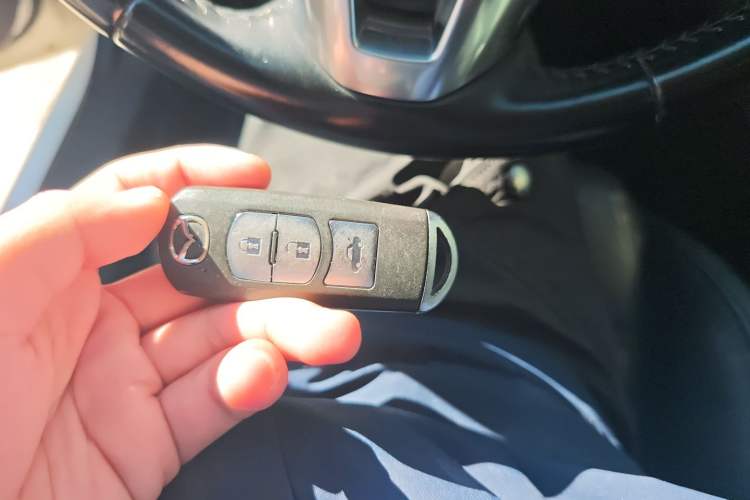 Used Mazda Atenza 2017 2.0L Blue Sky Luxury Edition
