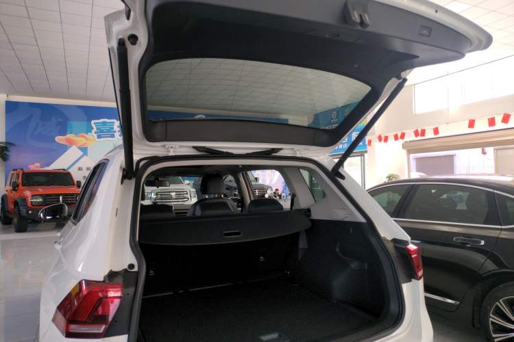 Used Volkswagen Tiguan L 2022 330TSI Automatic Two-Wheel Drive Smart Edition
