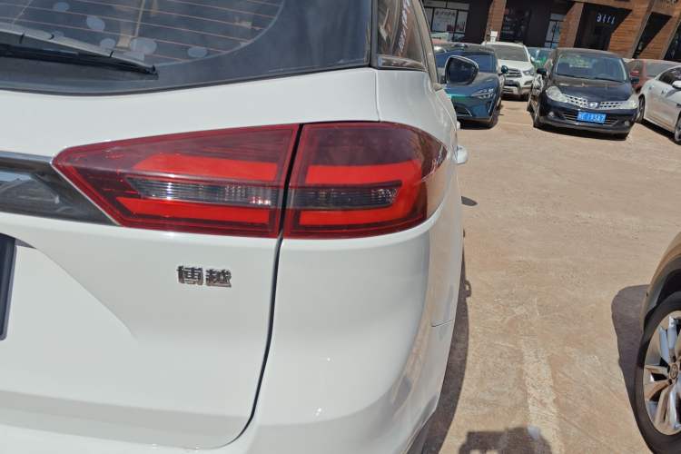 Used Geely Auto Emgrand X7 Sport 2018 1.8TD Automatic Two-Wheel Drive Zhiya Model
