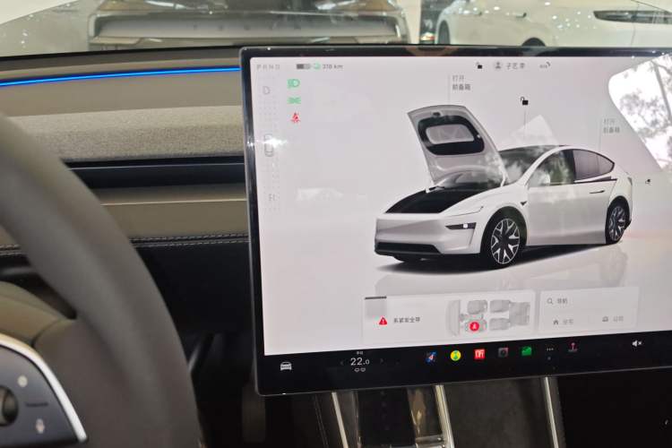 Used Tesla Model Y L 2025 Long-Range All-Wheel-Drive Version
