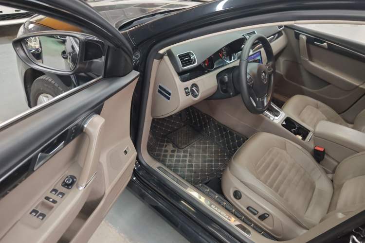 Used Volkswagen Magotan 2015 Facelift 1.8TSI Luxury Model
