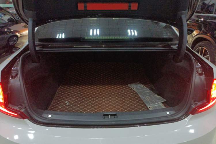 Used Volvo S90 2020 T5 Zhiyi Luxury Edition
