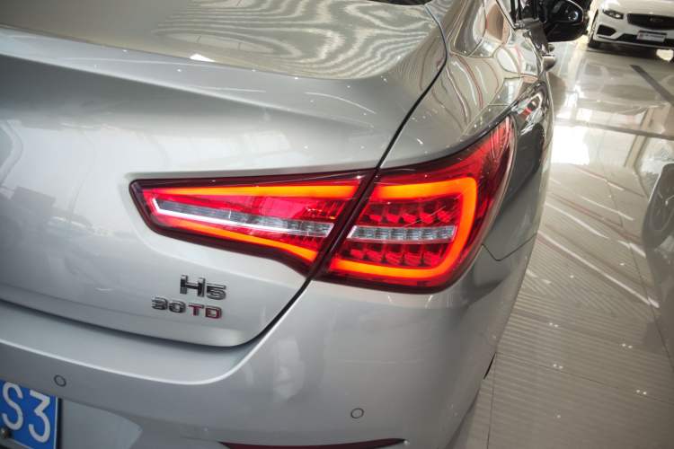 Used Hongqi H5 2019 30TD Smart Connect Dynamic Edition
