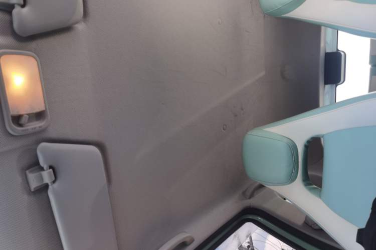 Used Wuling Hongguang MINIEV 2021 Macaron Sandwich Model 170 km Lithium Iron Phosphate
