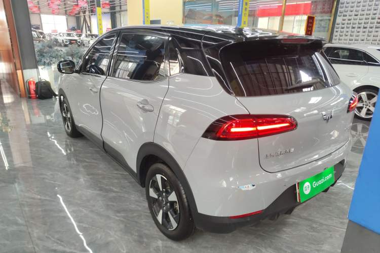 Used Wuling Bingo PLUS 2024 330 km Range Five-Seater Version
