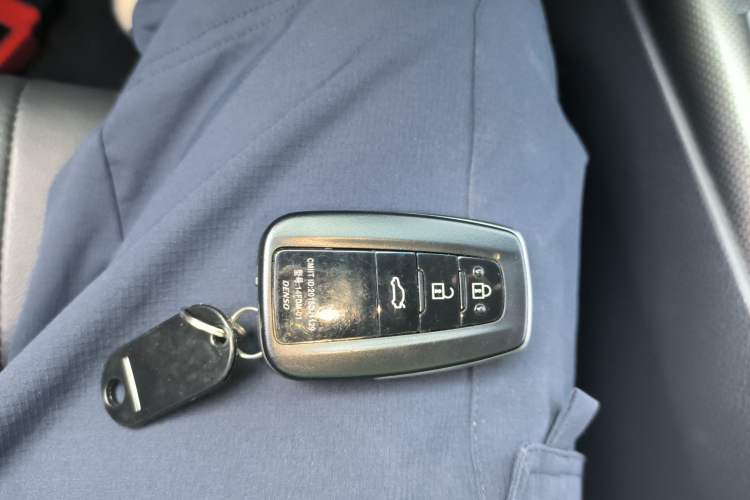 Used Toyota Camry 2021 2.0S FENGSHANG Edition
