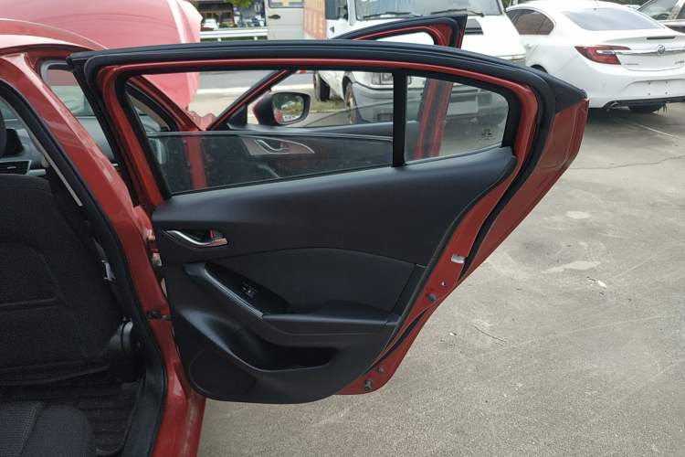 Used Mazda Mazda 3 Axela 2019 Cloud-Controlled Sedan 1.5L Automatic Luxury Model China VI Standard
