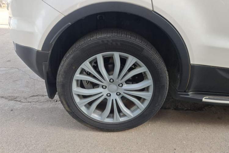 Used Land X7 2015 2.0T Panoramic Prestige Edition
