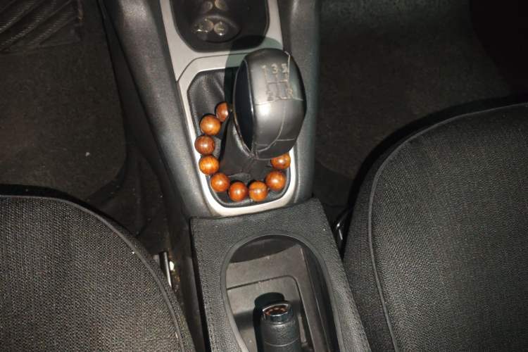 Used Peugeot 301 2014 1.6L Manual Luxury Edition