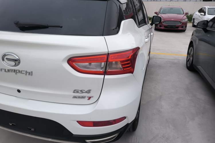 Used GAC Trumpchi GS4 2017 235T Automatic Two-Wheel Drive Luxury Smart Connectivity Version
