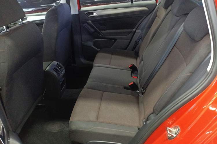 Used Volkswagen Golf Sportsvan 2016 1.6L Automatic Comfort Model
